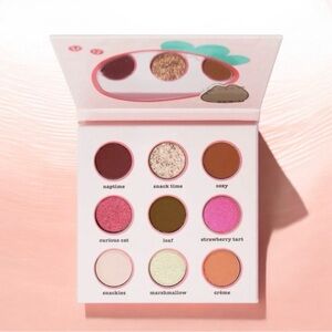 Pusheen x The Crème Shop Strawberry Daydream Eyeshadow Palette